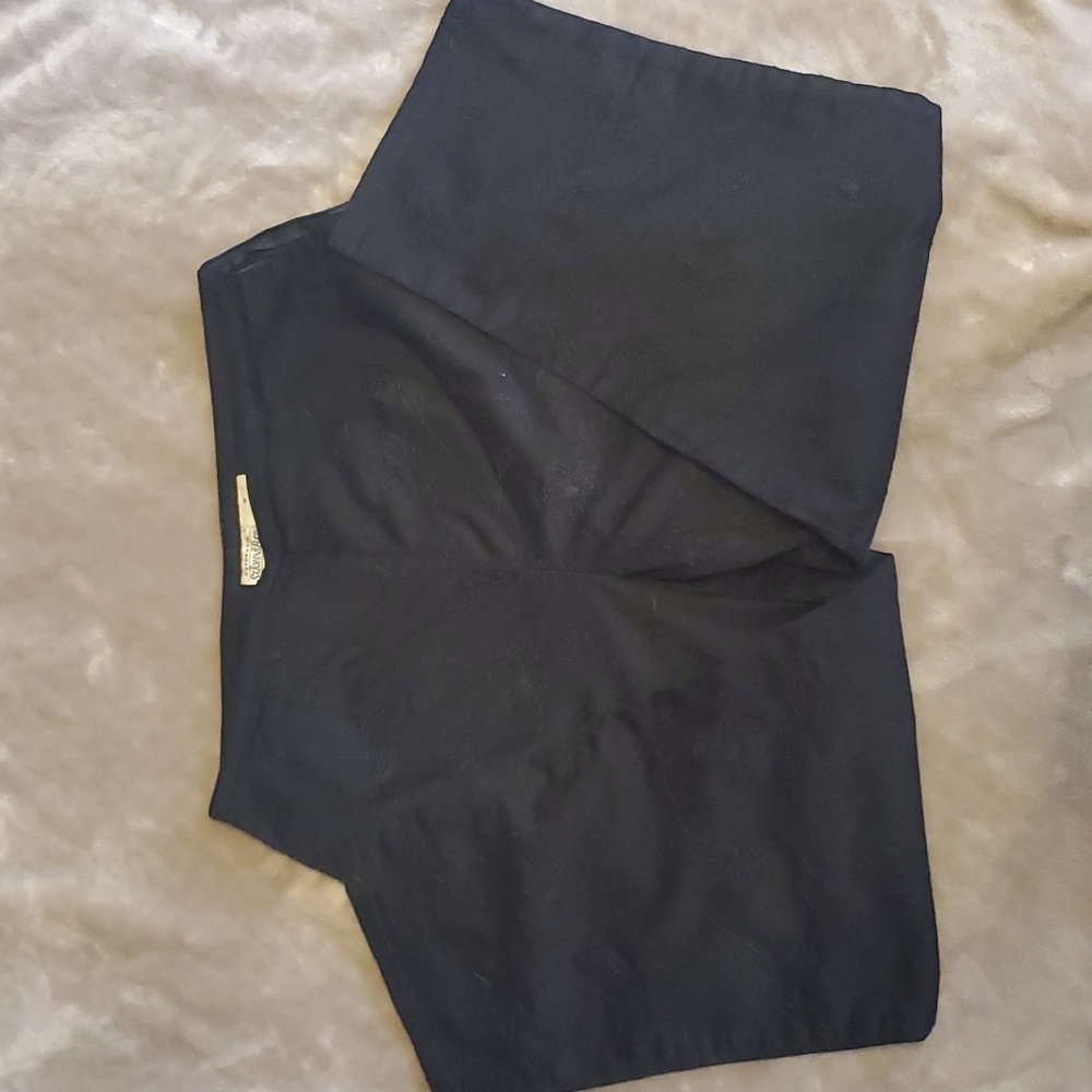 Women's St. John's Bay Stitched Flower Black Cropped Pants Size 10